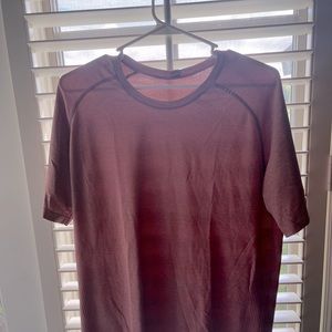 Lululemon metal vent tshirt